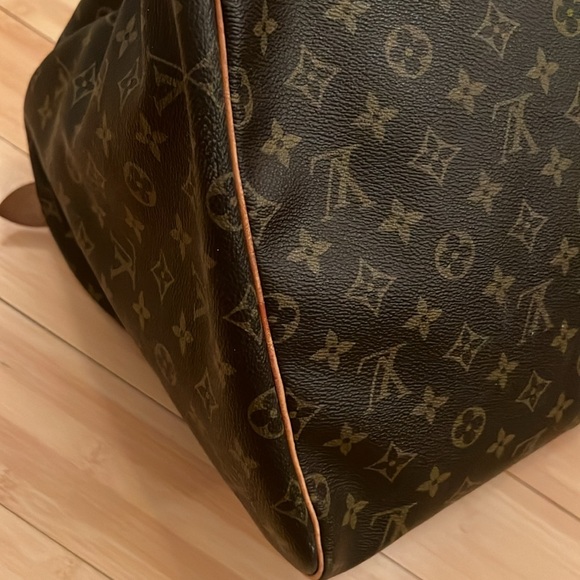 Louis Vuitton Monogram Brown Travel Bag - Picture 12 of 13